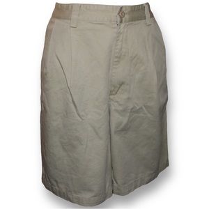 Eddie Bauer pleated front Bermuda shorts size 32